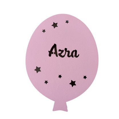 Lámpara infantil de pared con globo personalizado y nombre taladrado BugyBagy. Decoración para habitación de bebé y regalo personalizado para nacimiento, baby shower o bautizo.