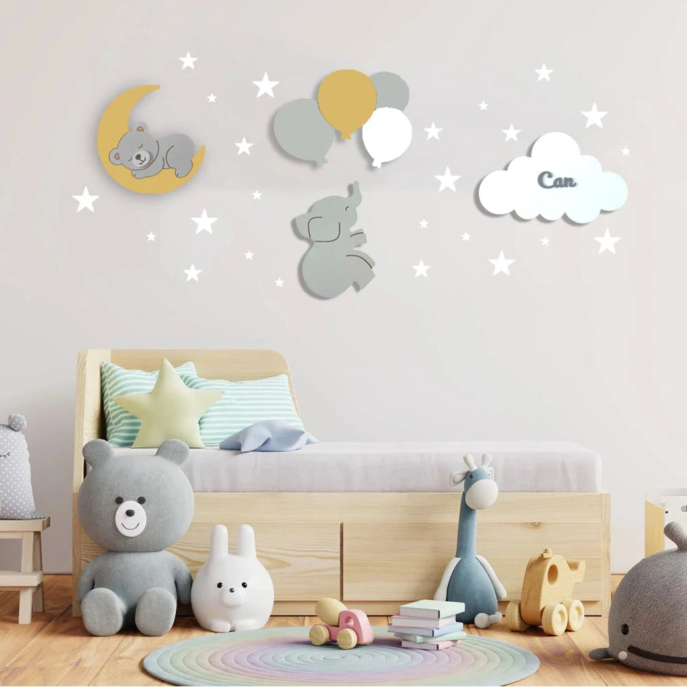 Set personalizado de 4 lámparas infantiles de madera en colores amarillo, gris y blanco con oso sobre la luna, elefante, globos y nube con nombre, pintadas a mano con pintura a base de agua para habitación infantil.