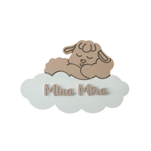 Lámpara infantil de corderito sobre una nube, pintada a mano con pintura a base de agua para habitación infantil.