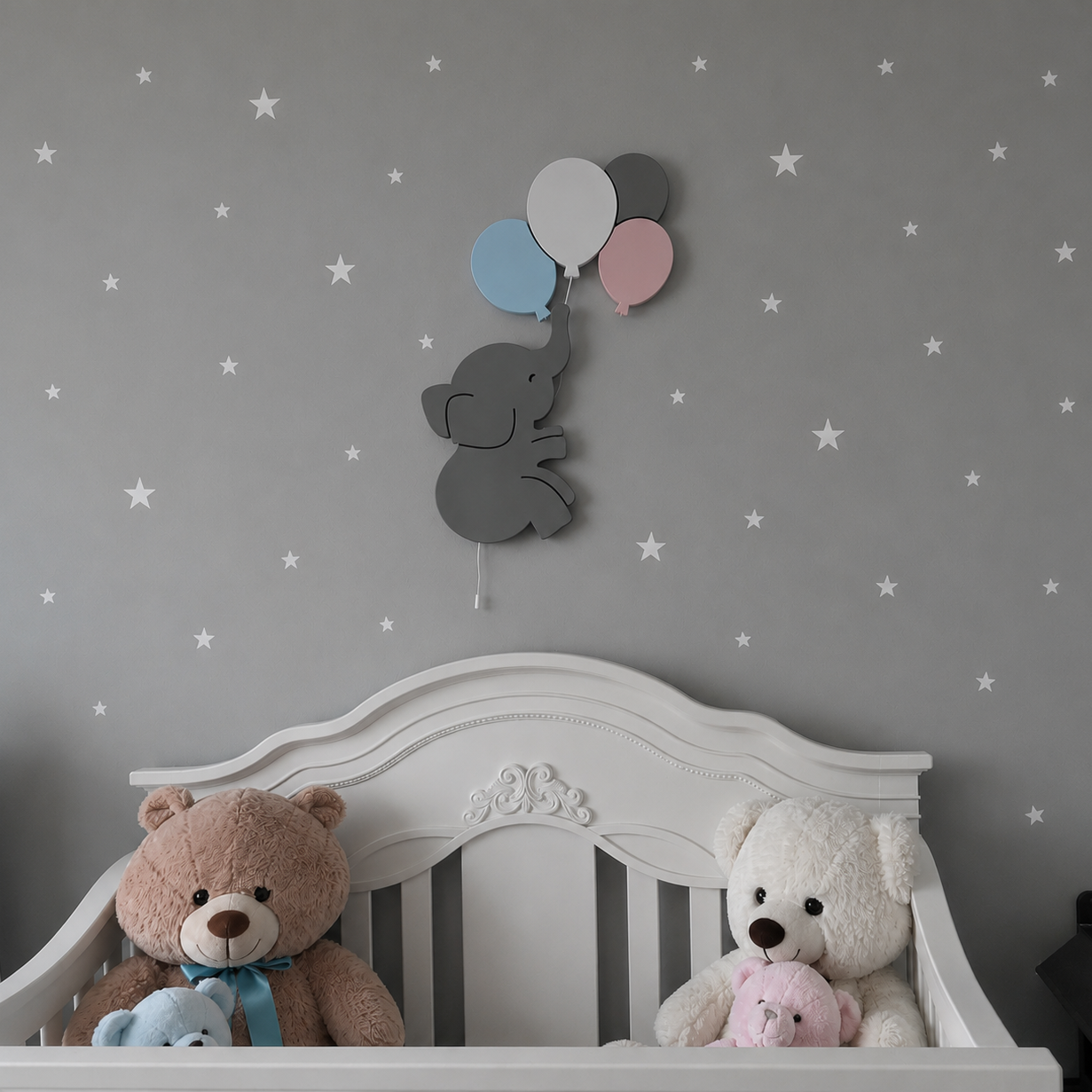 Lámparas infantiles de pared con elefante y globos para decorar la habitación del bebé. Diseño de madera con luz LED en tonos neutros.