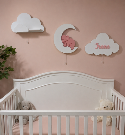 Decoración de pared infantil con estante nube iluminado, lámpara de elefantito sobre la luna y nube personalizada con nombre para habitación de bebé.