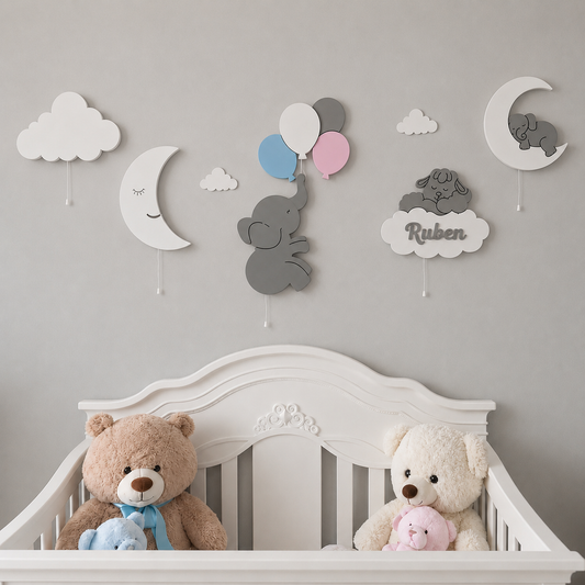 Lámparas infantiles de pared con luna, elefante, globos, oveja sobre la nube y nube personalizada con nombre para decorar la habitación del bebé. Diseño de madera con luz LED en tonos pasteles.
