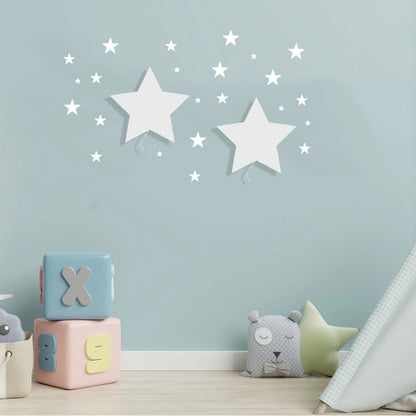 Set de 2 lámparas infantiles de madera en color blanco con dos estrellas, pintadas a mano con pintura a base de agua para habitación infantil.