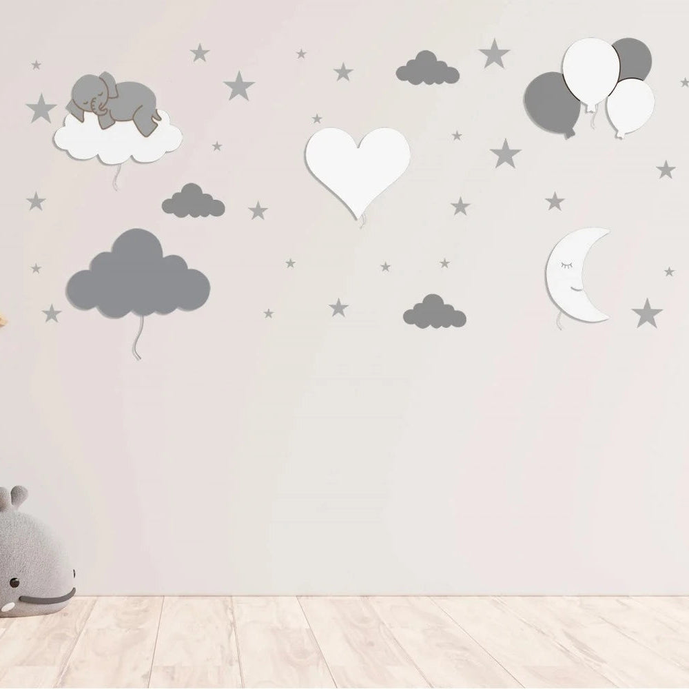 Set de 5 lámparas infantiles de madera en colores neutros con elefante sobre la nube, corazón, luna personalizada con nombre, globos y nubes, pintadas a mano con pintura a base de agua para habitación infantil.