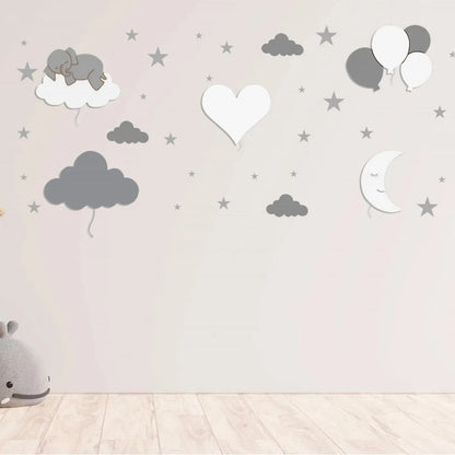 Set de 5 lámparas infantiles de madera en colores neutros con elefante sobre la nube, corazón, luna personalizada con nombre, globos y nubes, pintadas a mano con pintura a base de agua para habitación infantil.