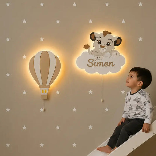 Set de lámparas de pared infantiles con globo aerostático y león sobre una nube, pintadas a mano para la decoración de la habitación del bebé, ideal para regalo de nacimiento, bautizo y cumpleaños.