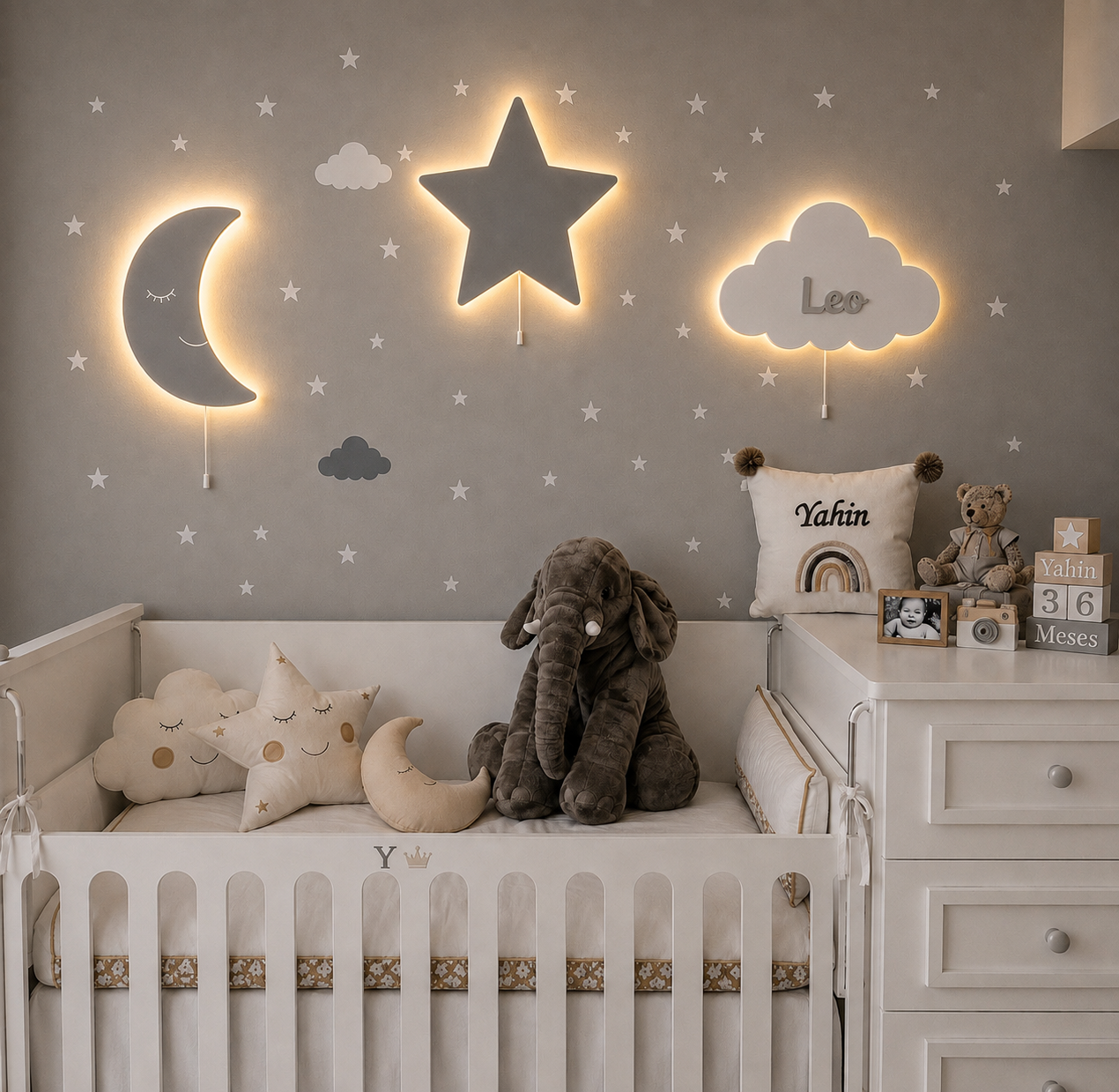 et de lámparas de pared infantiles con luna, estrella y nube personalizada con nombre, pintadas a mano para la decoración de la habitación del bebé, ideal para regalo de nacimiento, bautizo y cumpleaños.